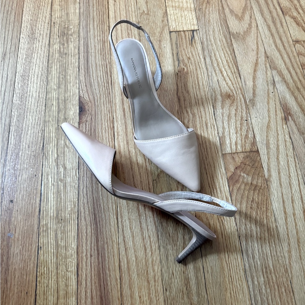 NWOT Banana Republic All Leather Slingback Kitten Sandal Stilettos D’orsay cream